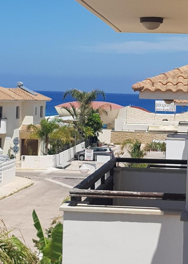 Pernera 33 Beach House Protaras Bagian luar foto