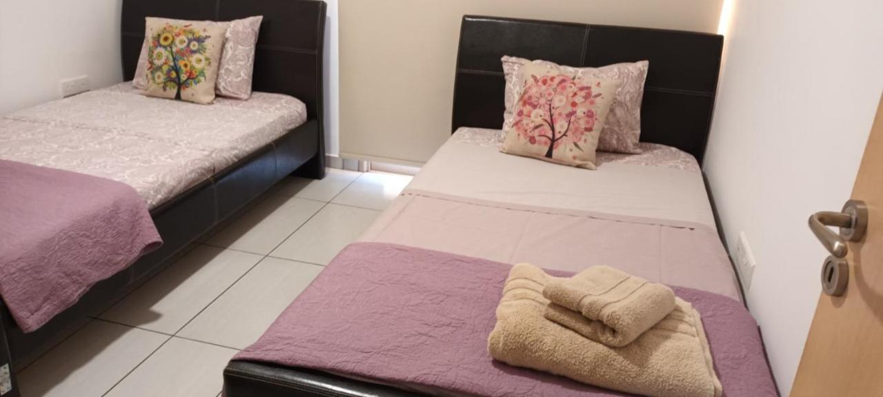 Pernera 33 Beach House Protaras Bagian luar foto